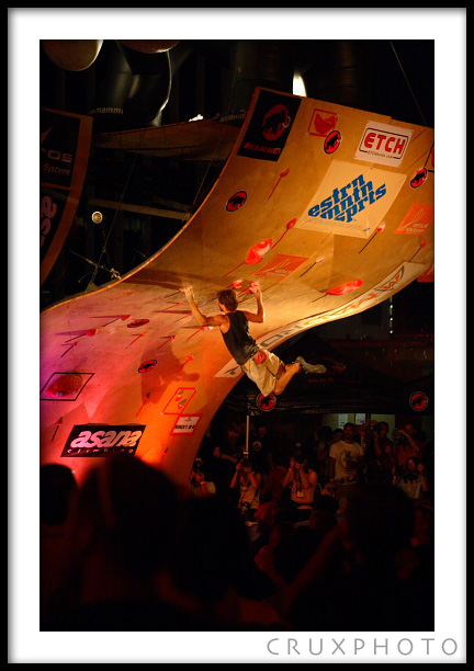 2008 Mammut Bouldering Championships.  Copyright Nate Young and Crux Photo.